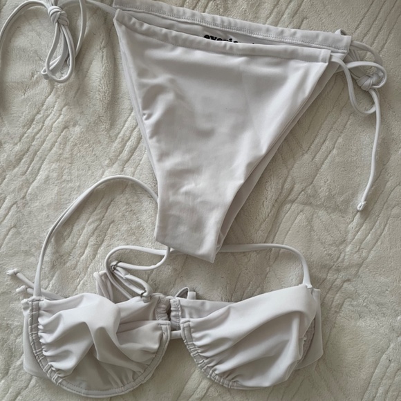 White Bikini - Picture 1 of 3